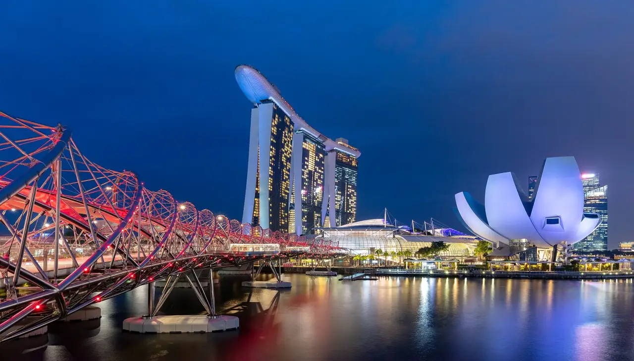 Marina Bay Sands and the Helix Bridge Marina Bay Sands and the Helix Bridge