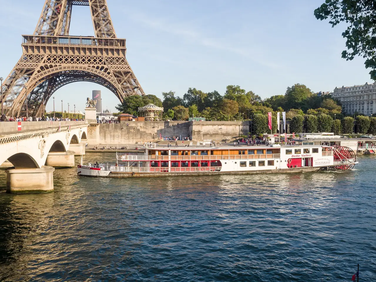 Paris by Night - Seine, Illumination & the Eiffel Tower