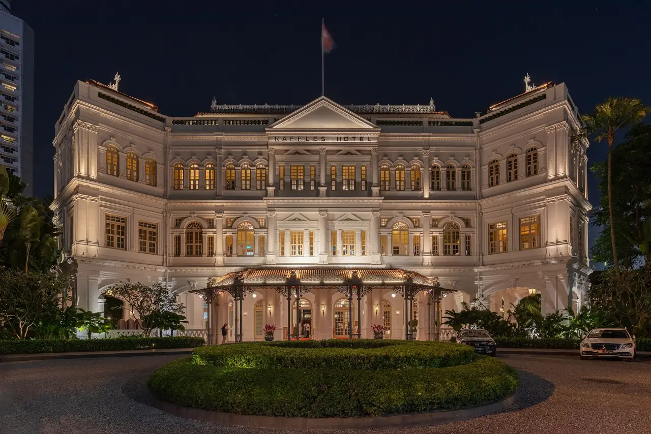 Raffles Hotel's colonial façade on Beach Road