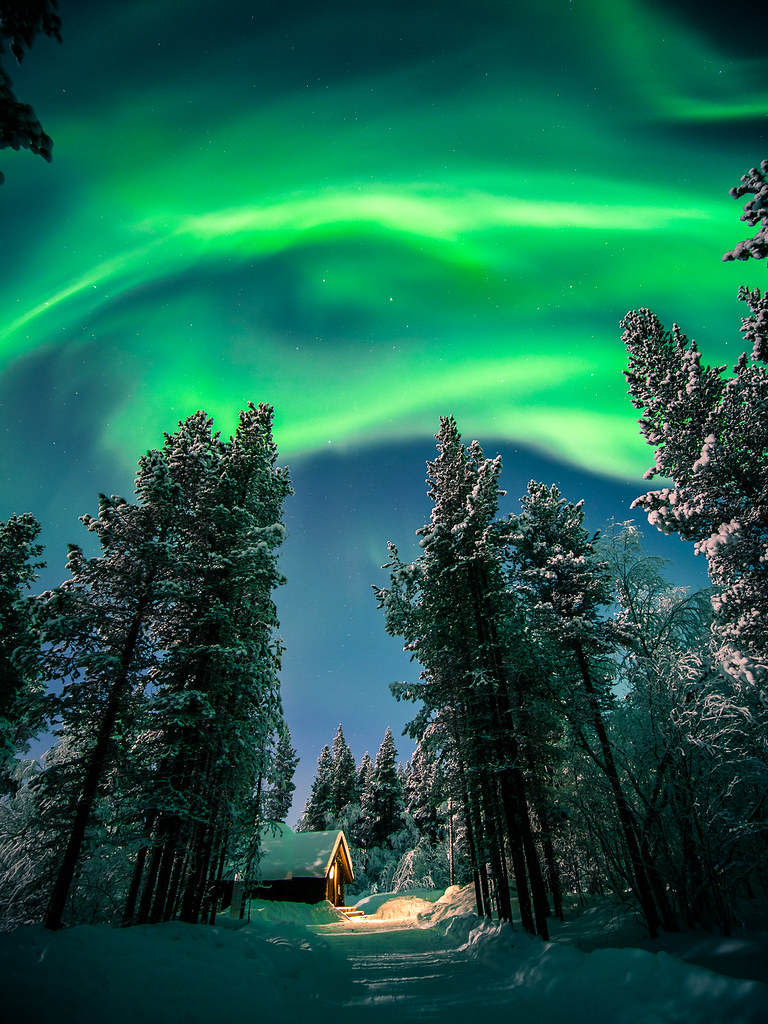 Northern Lights Aurora Chase in Finnish Lapland