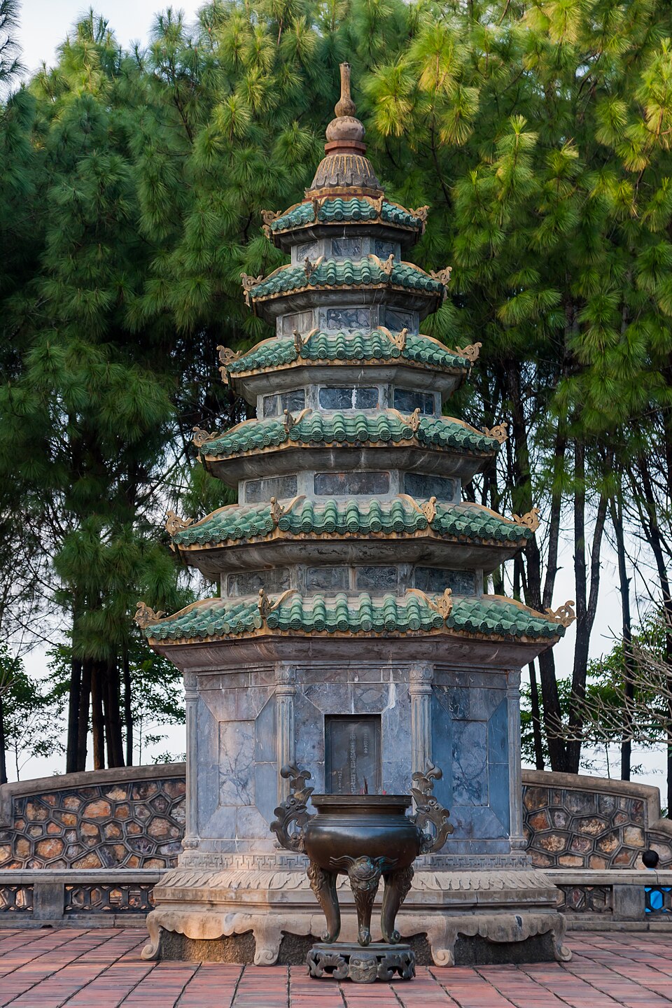 Vietnam Pagodas & Imperial Heritage