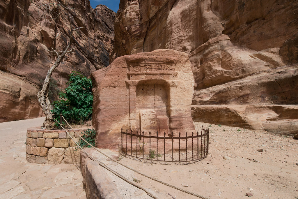 Petra — detail